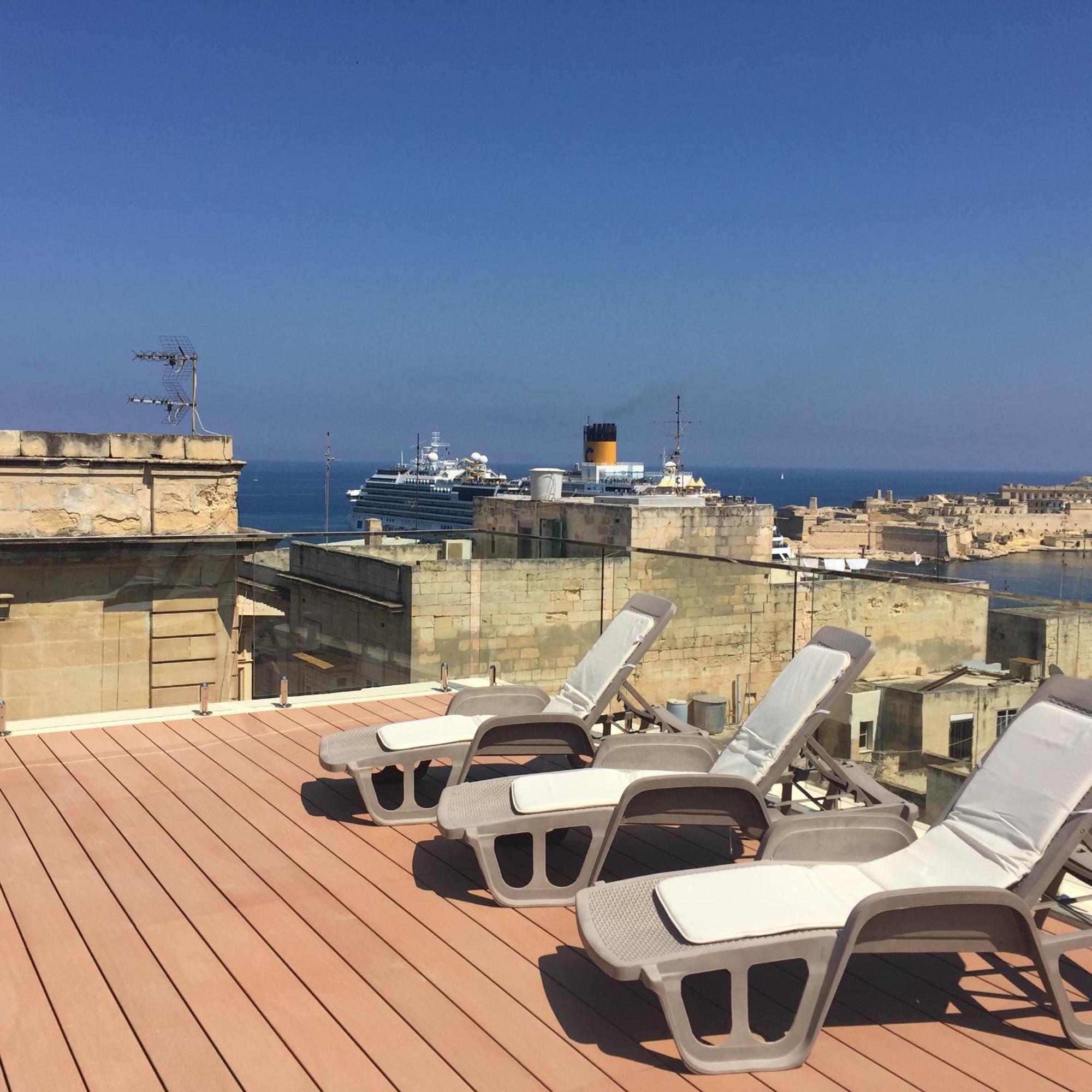 Valletta Luxe 3-Bedroom Duplex Penthouse With Sea View Terrace And Jacuzzi Valeta Exterior foto