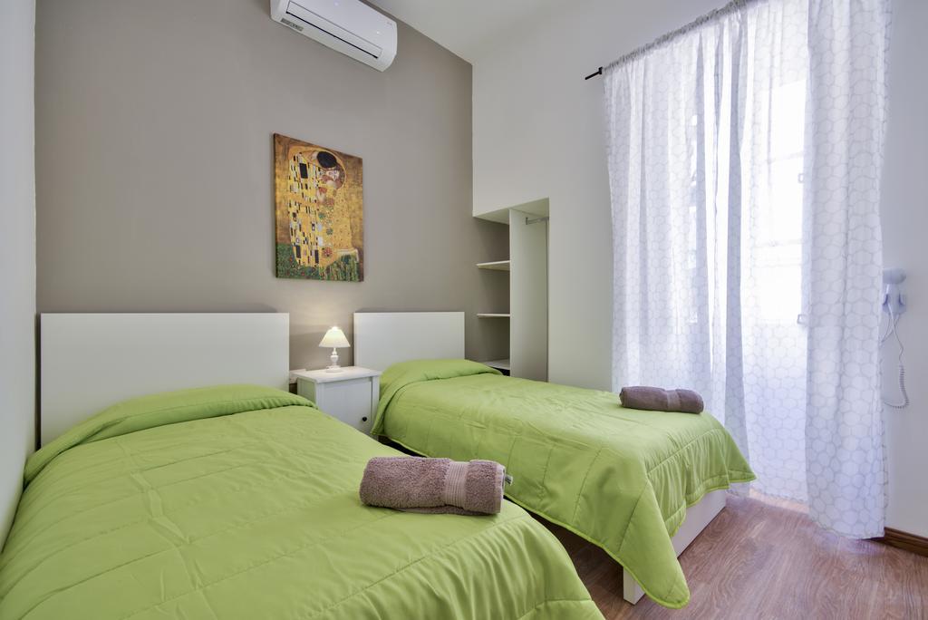 Valletta Luxe 3-Bedroom Duplex Penthouse With Sea View Terrace And Jacuzzi Valeta Exterior foto