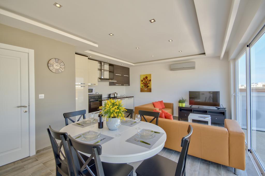 Valletta Luxe 3-Bedroom Duplex Penthouse With Sea View Terrace And Jacuzzi Valeta Exterior foto