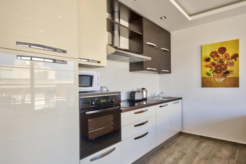 Valletta Luxe 3-Bedroom Duplex Penthouse With Sea View Terrace And Jacuzzi Valeta Exterior foto